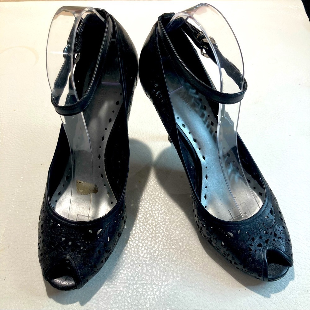 BCBGIRLS Sz 9 Leather Leather Cut Out Ankle Strap Peep Toe Heeled Shoes